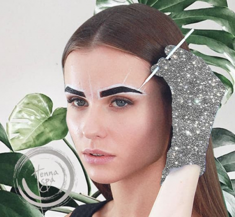 Стань бровистом с помощью Henna Spa